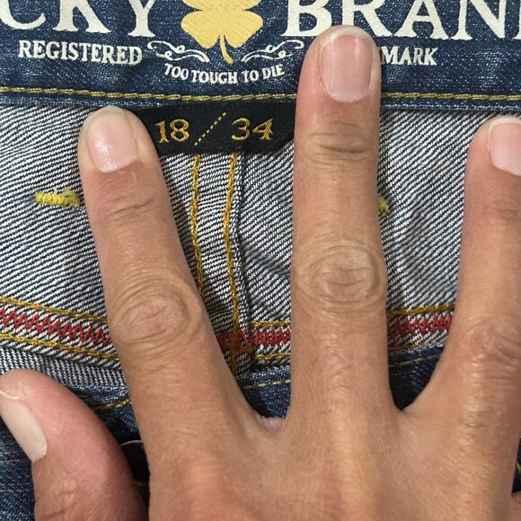 Lucky Brand Shorts Womens 18/34 Riley Legend Distressed USA Patch Peace Flag - Picture 2 of 16